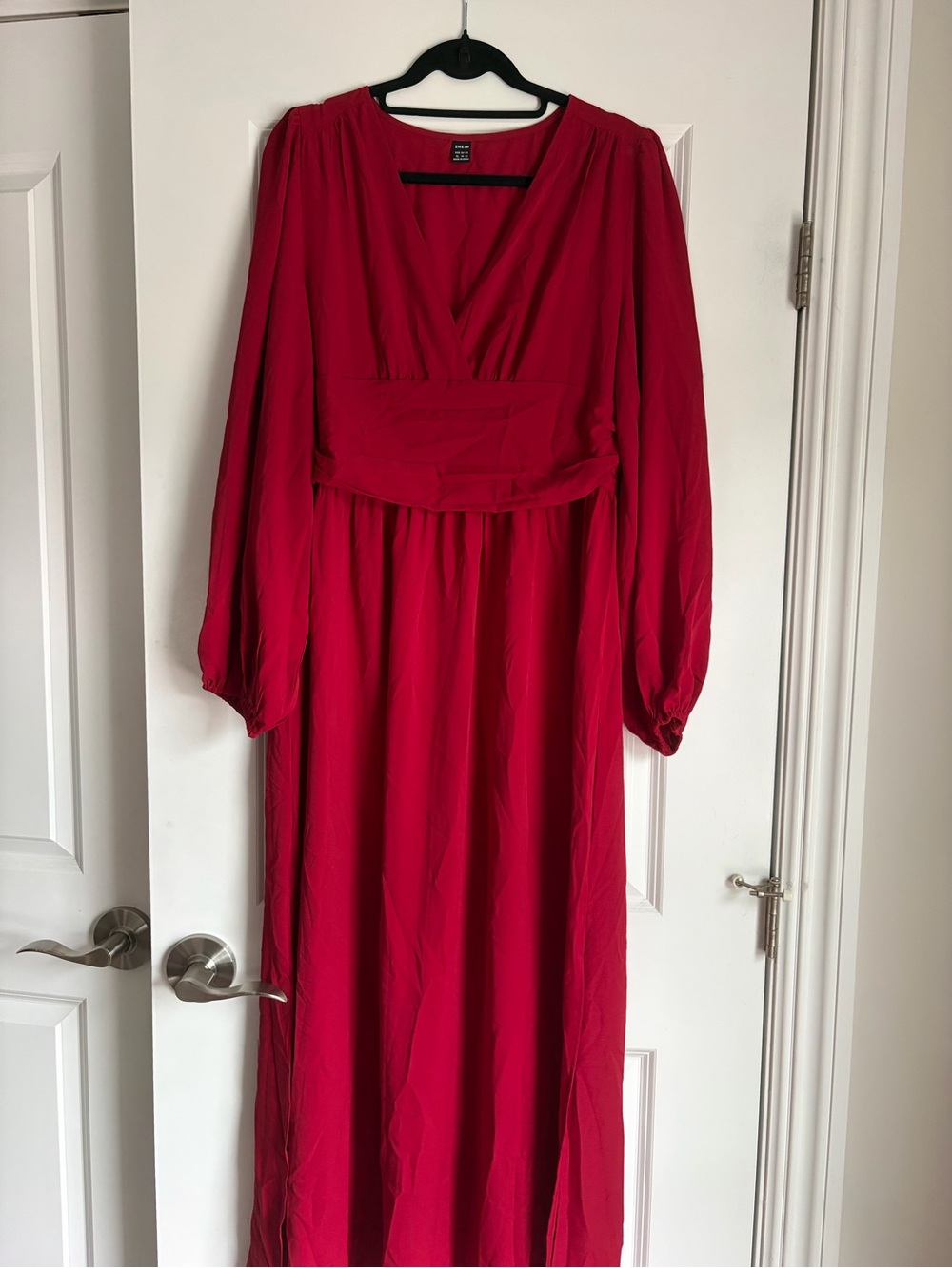 Women's Red Long Sleeve V-Neck Maxi Dress